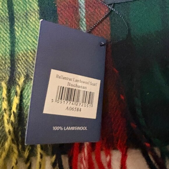 Ballantrae Edinburgh Buchanan Plaid Lambswool Scarf Fringed Hem Multicolored NWT - Picture 5 of 5